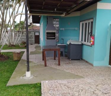 Ubatuba Casa | Casa de praia com piscina para 05 pessoas