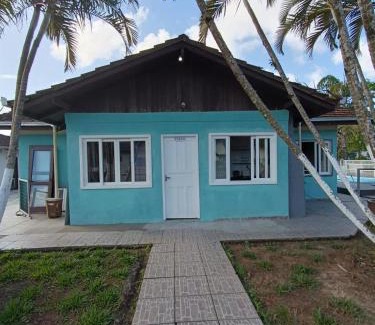 Ubatuba Casa | Casa de praia com piscina para 05 pessoas