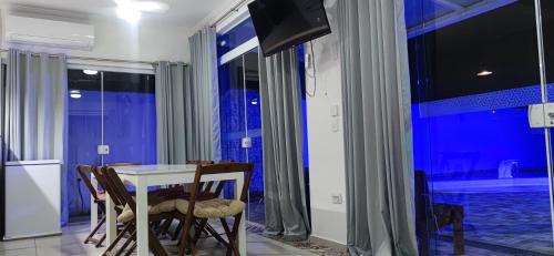Balneario Mogiano Casa | Casa de Praia em Bertioga, São Paulocom Piscina Ar Condicionado Wifi a 500m do Mar