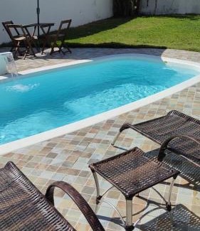 Balneario Mogiano Casa | Casa de Praia em Bertioga, São Paulocom Piscina Ar Condicionado Wifi a 500m do Mar