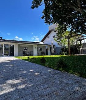 Daniela Casa | Casa de praia em Floripa - conforto e aconchego a 400m da praia