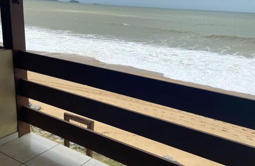 Macae Casa | Casa de Praia PÉ NA AREIA em Rio das Ostras RJ
