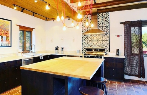 Canoncito Casa | Casa de Suenos- Stunning Santa Fe 3 Bedroom/3 Bath Home on 5 Acres