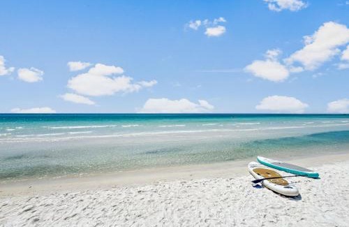 Seacrest Apartamento | Casa de Tortugas - a spacious townhome with 30a private beach access