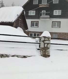 Vartop Cabina | Casa de Vacanţă Vârtop