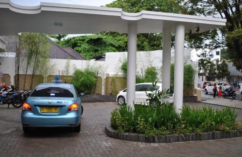 Manado City Centre Hotel | Casa de Wanea Hotel
