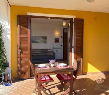Padenghe sul Garda Apartamento | Casa dei Fiori, appartamento Vista lago, Piscina, Parcheggio