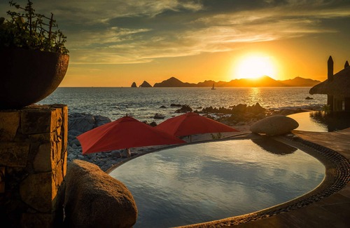 Cabo Bello Villa | Casa del Arco - Gorgeous Sunset Views and 5 minutes from downtown CSL!
