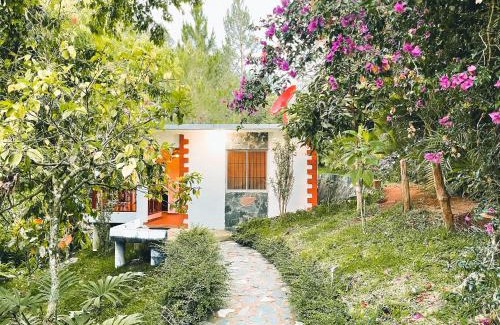 Jarabacoa Casa | Casa del Arroyo 2-Bedroom Cottage Fireplace and BBQ