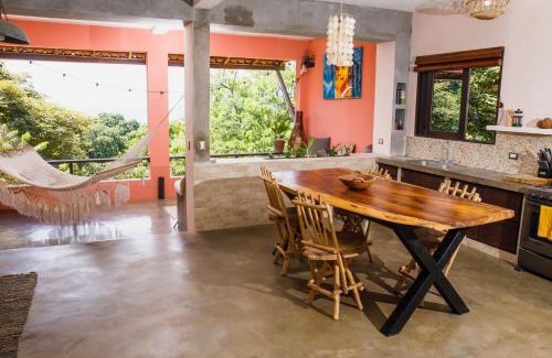 San Juan del Sur Casa | Casa Del Arte - rooms with private and shared bathrooms