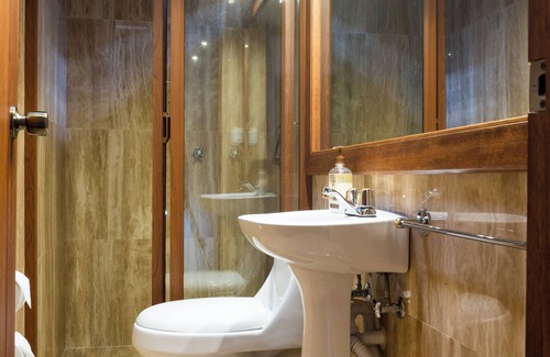 Baños de Agua Santa Hotel | Casa del Balcon