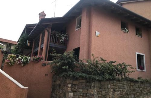 Cormons Apartamento | Casa del Balcone Fiorito