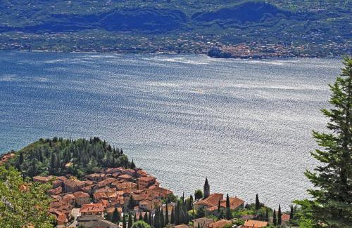 Pieve Casa | Casa del Borgo Olga by Gardadomusmea