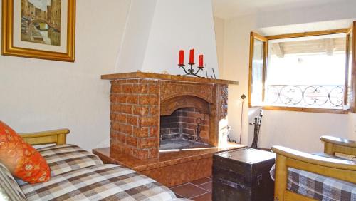 Pieve Casa | Casa del Borgo Olga by Gardadomusmea