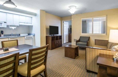 Ormond Shores Condominio | Casa Del Mar Beach Resort-one bedroom oceanfront