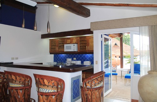 Cozumel Hotel | Casa del Mar Cozumel Hotel & Dive Resort with Beach Club access included