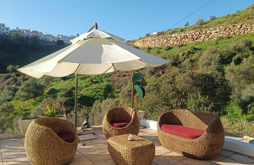 Moclinejo Cabaña | Casa del Palmas - Charming Private Villa with 2 Bedrooms. 25 minutes from Malaga
