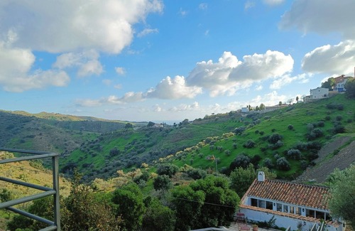 Moclinejo Cabaña | Casa del Palmas - Charming Private Villa with 2 Bedrooms. 25 minutes from Malaga