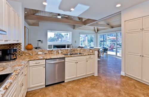 La Quinta Casa | Casa Del Rio Luxe 3BR w Pool Spa Lake Views