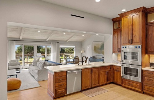 Del Monte Forest Casa | Casa Del Sol: New Three Bed 3 Bath overlooking MPCC Fairway