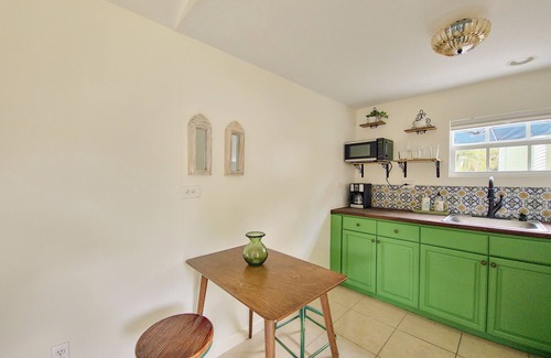 Flamingo Parks Apartamento | Casa del Sol. Pet friendly guest house!