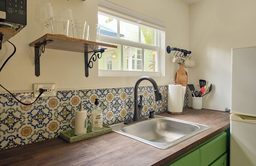 Flamingo Parks Apartamento | Casa del Sol. Pet friendly guest house!