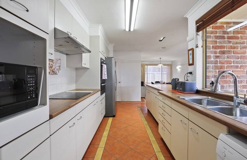 Kiama Heights Casa | Casa del SolnKiama 4 Bed with Pool & Spa, Sun-Drenched and North-Facing 🌞🏊🌴