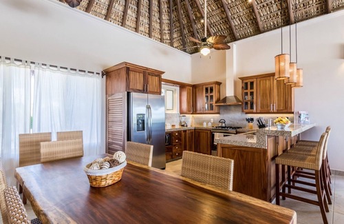 San Pedro Mixtepec Villa | Casa Delfin Villa de 3 Recamaras con Vista al Mar con amenidades de Resort