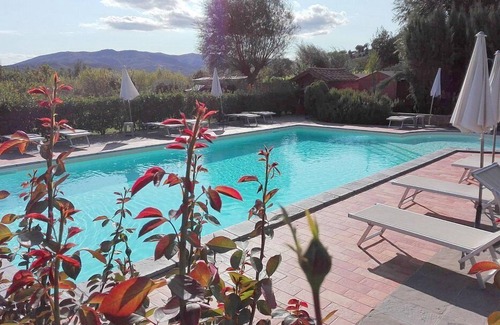 Fighille Casa | Casa delle Mammole B: A characteristic and welcoming apartment that is part of an ancient country house surrounded by the greenery, with Free WI-FI.