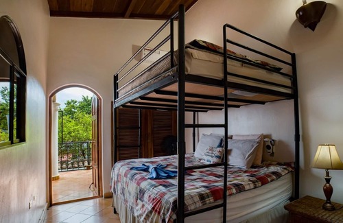 Granada Casa | CASA DELUS Fabulous Home with Private in Door Pool within Tourist Location