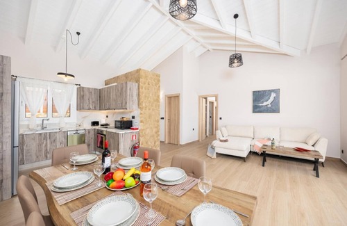 Lakithra Villa | Casa di Pietra - Dos Habitaciones Villa, Capacidad 4