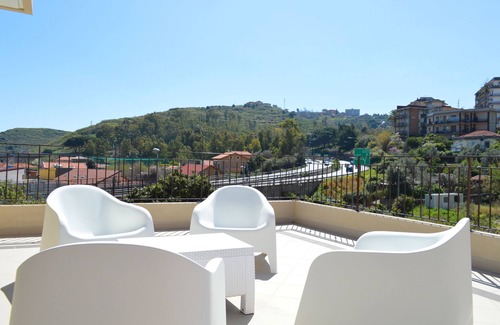 Bordonaro Casa | CASA DI SILVY de nueva construcción en un elegante complejo con parking