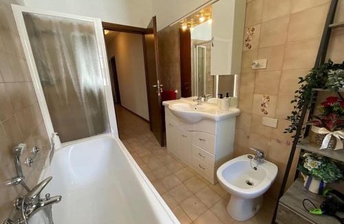 Trento Apartamento | Casa di Tom con balcone, parcheggio e self check in