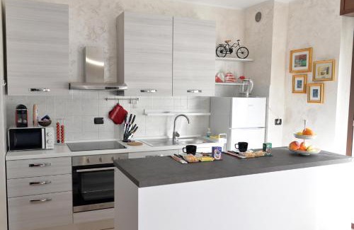 Desio Apartamento | Casa diva - giardino e box auto