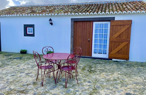 Praia da Vitoria Cabaña | Casa do Avô José Alves (T1), Country House - Rural Tourism