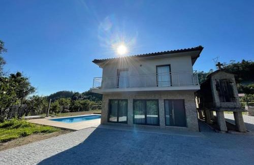 Gondoriz Chalet De Esquí | Casa do Canastro