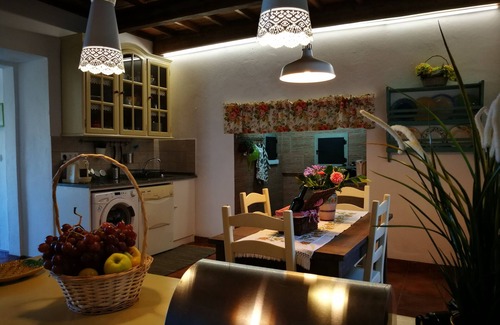 Angra do Heroismo Casa | Casa do Chafariz, a hideaway between green and sea