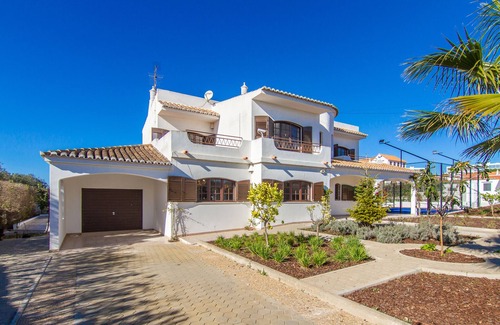 Portimao Villa | Casa do Diplomata - V5 with Padel and private pool