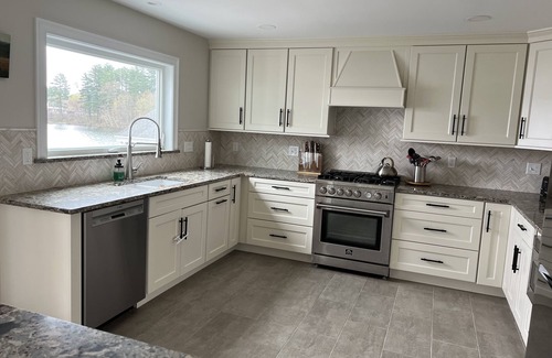 Pittsfield Casa | Ridge House - Casa frente al mar con muelle privado en Pontoosuc Lake
