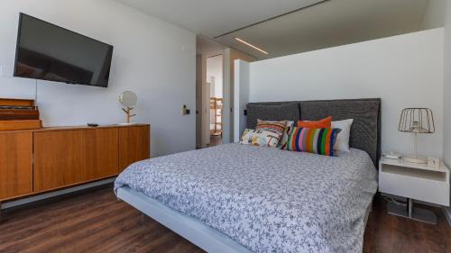 Carrasqueira Casa | Casa do Meco by LovelyStay