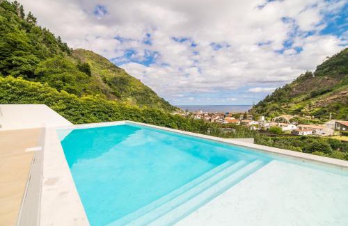 Faial Da Terra Casa | Casa do Outeiro with Heated Pool 30C