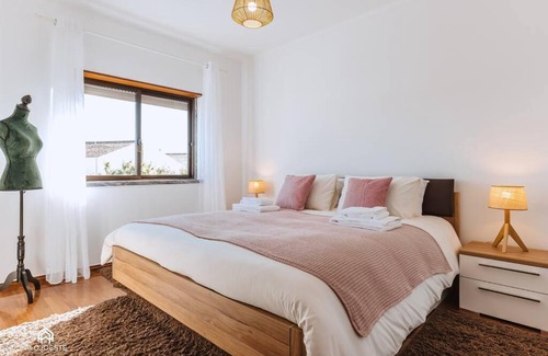 Torres Vedras Casa | Casa do Pátio - 3 Bedrooms, Ponte Rol