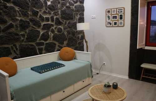 Angra do Heroismo Casa | Casa do Poço - cozy house in a rural parish,a quiet space with sea views.
