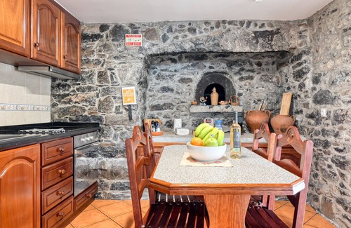 Arco da Calheta Cabaña | Casa do Pombal, a Home in Madeira