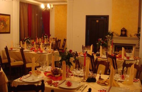 Curtea De Arges Hotel | Casa Domneasca