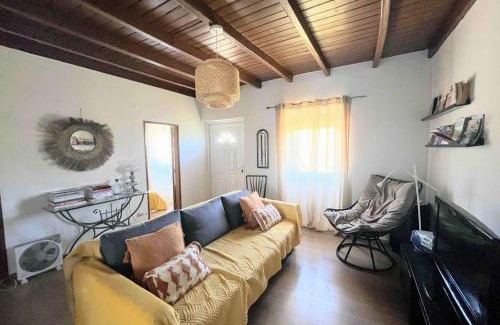 Nossa Senhora do Pranto Casa | Casa dos pássaros