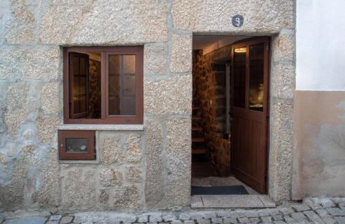 Belmonte Casa | Casa dos Poetas by AL Belmonte