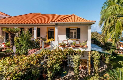 Ponta Delgada Casa | Casa dos Terços by An Island Apart