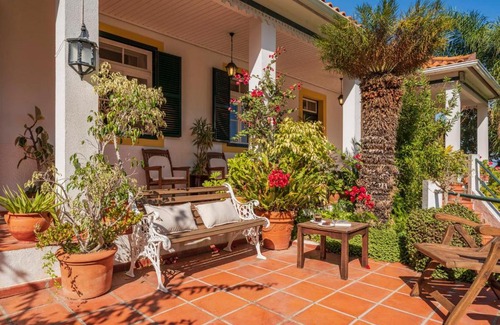 Ponta Delgada Casa | Casa dos Terços by An Island Apart
