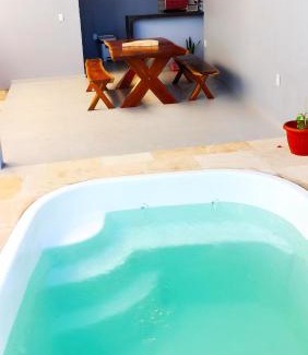 Luis Correia Casa | Casa duplex beira mar reformada com piscina no Peito Moça